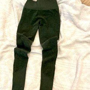 Alo set…. Like new…. Worn twice